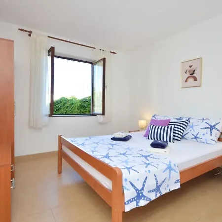 Apartamento Sladana By Interhome